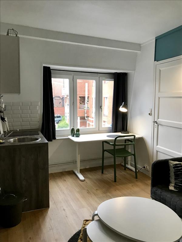 LILLE Studio meublé - 1er étage - 17 m2 