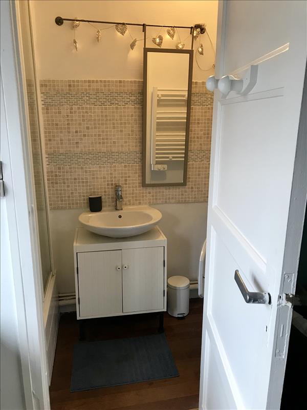 LILLE Studio meublé - 1er étage - 17 m2 